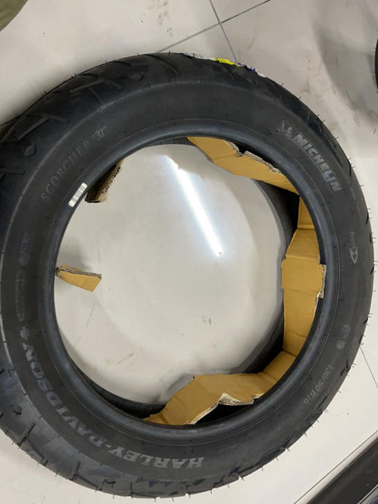 哈雷48运动者原厂轮胎130/90/B16
