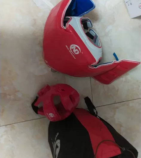 跆拳道护具 感兴趣的话点“我想要”和我私聊...