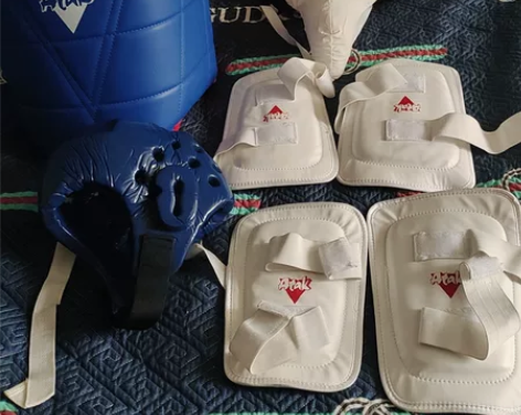 跆拳道护具！孩子上一年级学跆拳道在武馆定的...