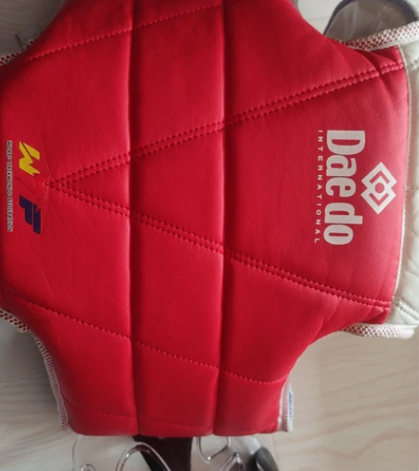 跆拳道护具，学跆拳道时买的，学了不长时间就...