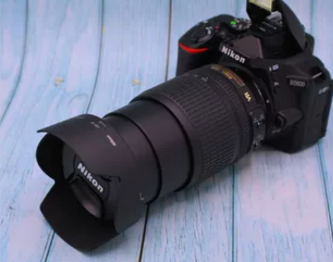 单反顺丰Nikon尼康D5600入门级高清...