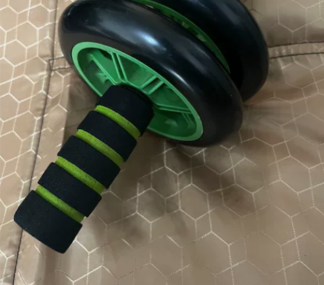 健腹轮 买来之后没怎么用很新 在健身房练真...