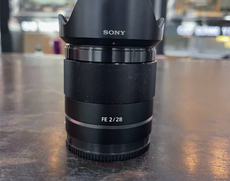 索尼28/f2镜头，全画幅，定焦大光圈微单...