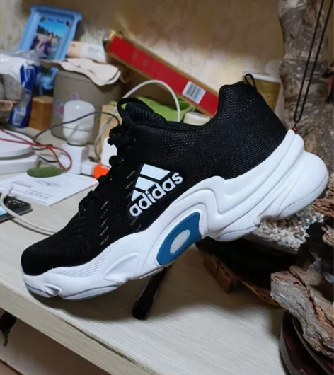 40码秋冬季经典阿迪运动鞋，鞋子鞋型绝绝子...