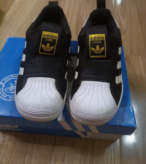 阿迪的贝壳头，经典款式 全部购于实体店！真...