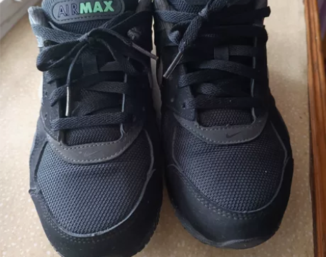 耐克男子气垫缓震休闲跑步鞋型号580518...