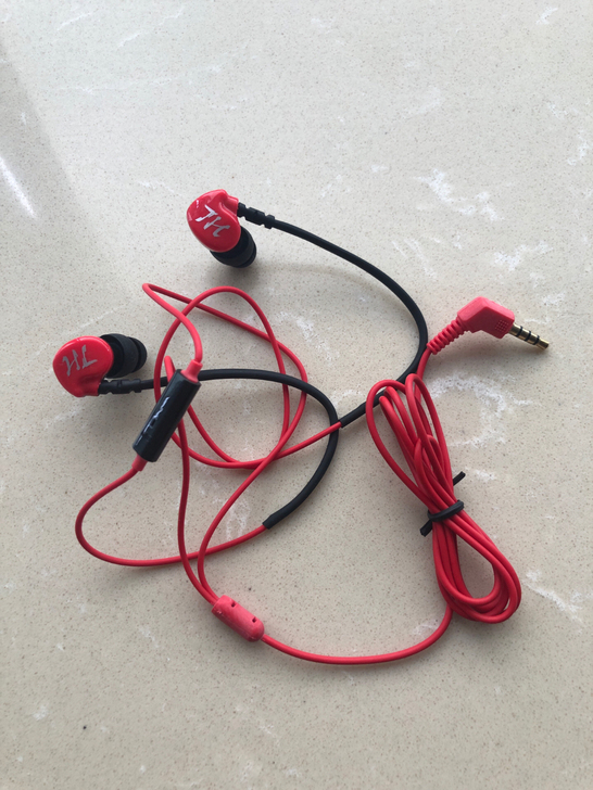 全新包邮特价耳机。卖完下架。手机跑步耳机。...
