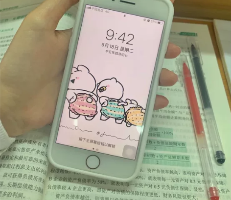 #iPhone 8 美女自用的备用机苹果8...