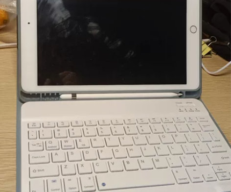 ipad7 2019 带有一代Apple ...