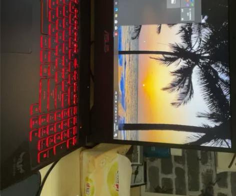 华硕飞行堡垒6 型号FX86，15寸微边框...