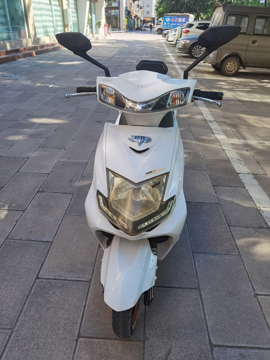 台铃白牌电动，不用驾驶证