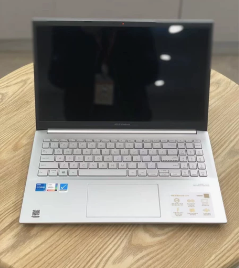 华硕无畏Pro15 锐龙版 OLED轻薄游...