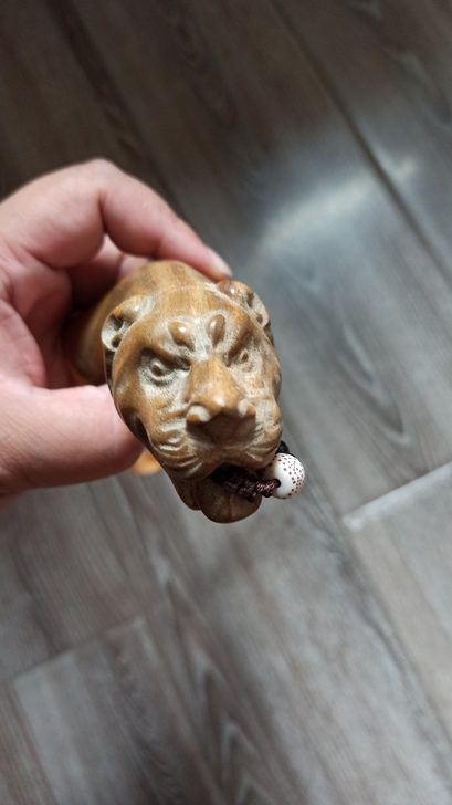 绿檀，狗头弓