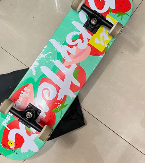 dbh专业滑板 九成新 感兴趣的话点“我想...