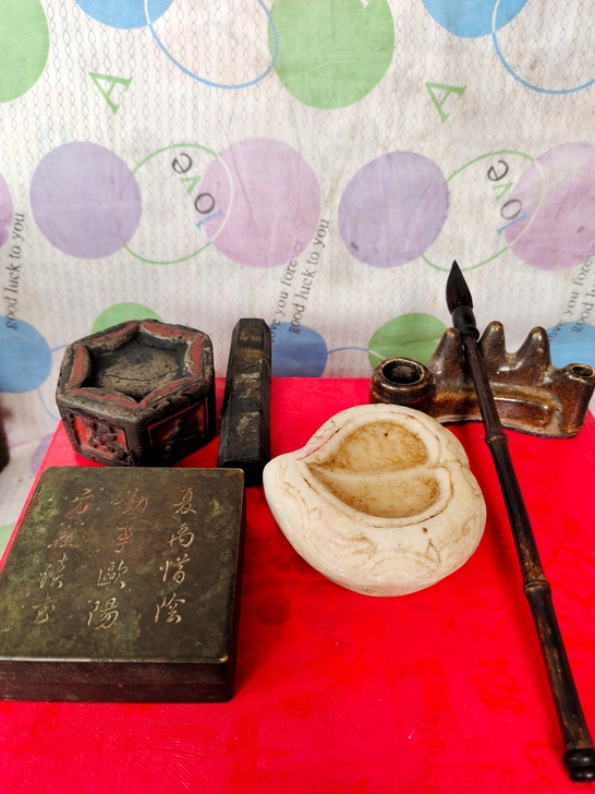 清代汉白玉桃形笔舔，清代汉白玉笔舔，笔洗。...