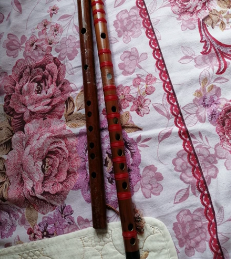 两个笛子，一个G调，另一个双调的D和G，品...