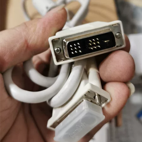 交换机连接线 白色蓝色各一条 交换机一个 ...