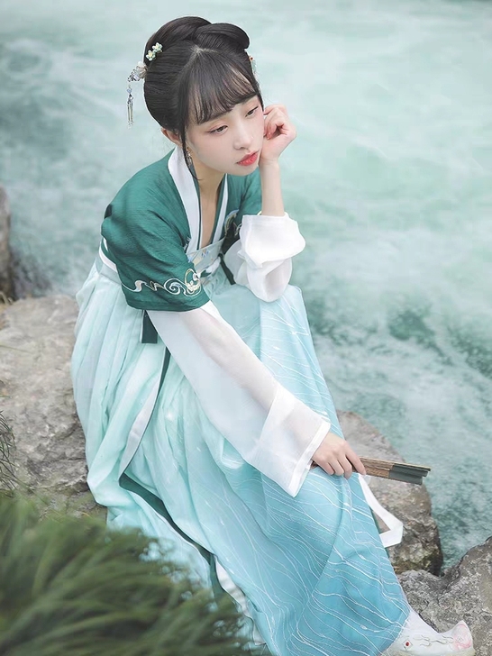 【十三余 小豆蔻儿】[昭姬] 齐胸衫裙绣花...