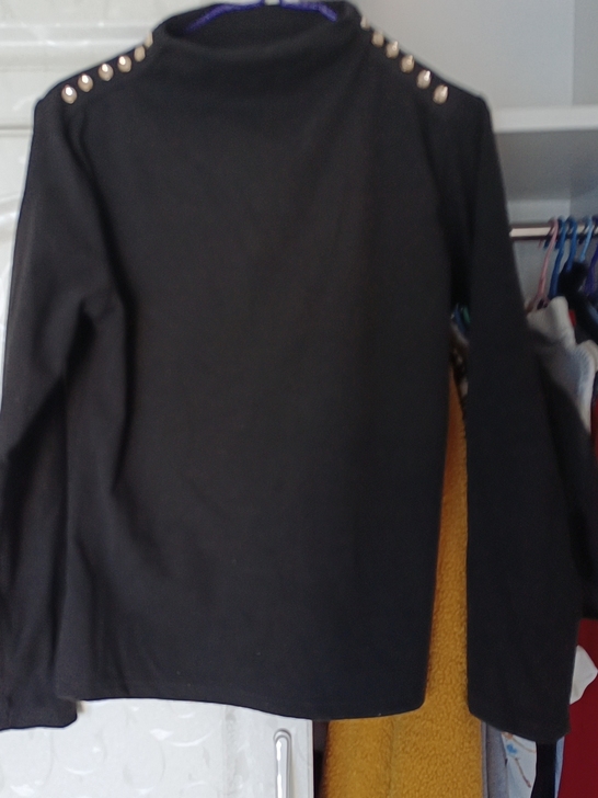 秋冬德绒上衣 衣服太多，低价出售  主页满...