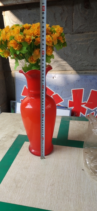 六七八十年代的琉璃花瓶、玻璃摆件，有兴趣的...