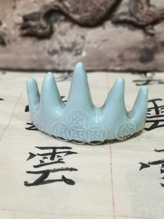 豆青笔架山子