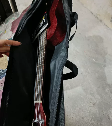 仅用一次，基本全新，尤克里里，小资情调的男...