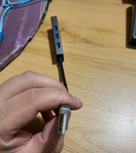两个拓展坞，一个是dm的usb2.0 然后...