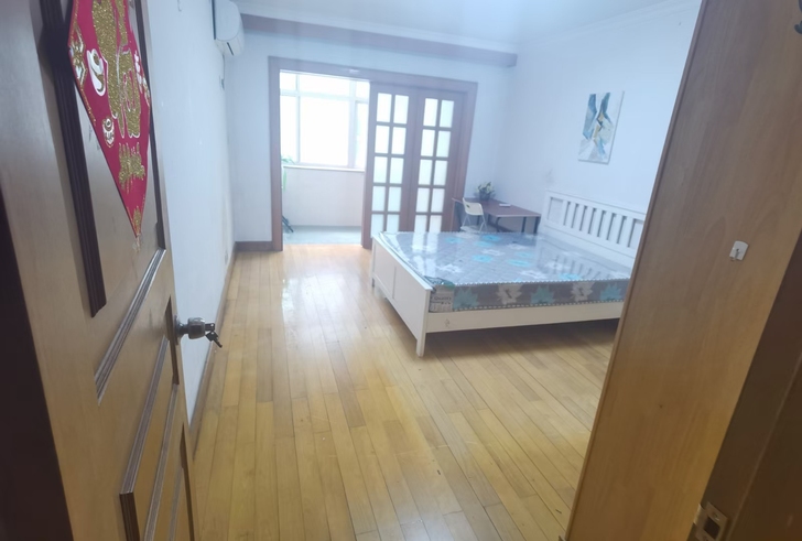 新签房，中青园小区，三家合租，龙江地铁站附...