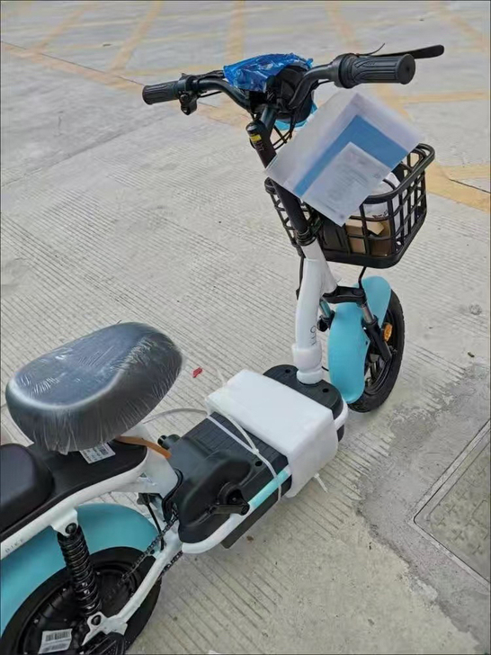 爱玛雅迪同款成人电瓶车电动车，公司发的，用...
