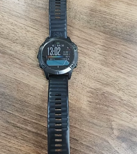 佳明 Garmin 户外功能手表 9成新佳...