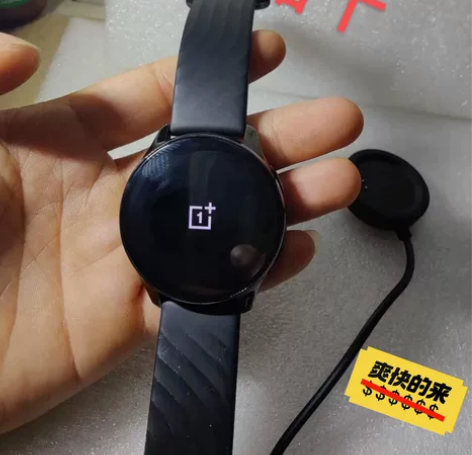 一加手表 成色95新 一共没用几次 最近买...