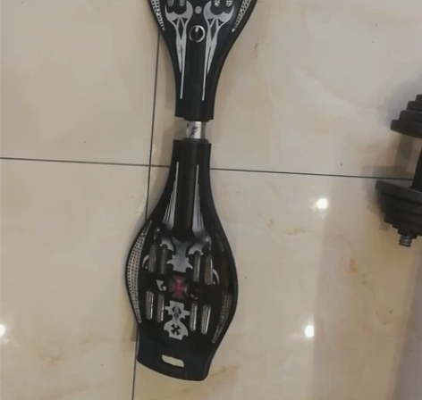 扭扭滑板 孩子不玩了 有需要的联系 感兴趣...
