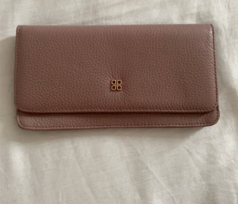 意尔康的女士钱包 质量很好的 买来的时候一...