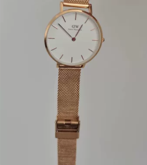 DW女士手表，九层新，顺丰包邮 感兴趣的话...