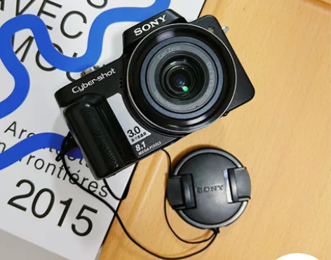 索尼h10小长焦 有效像素810万 10倍...