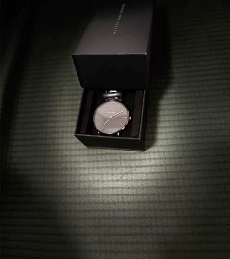 正品DW男士手表，40mm大表盘，当时买1...