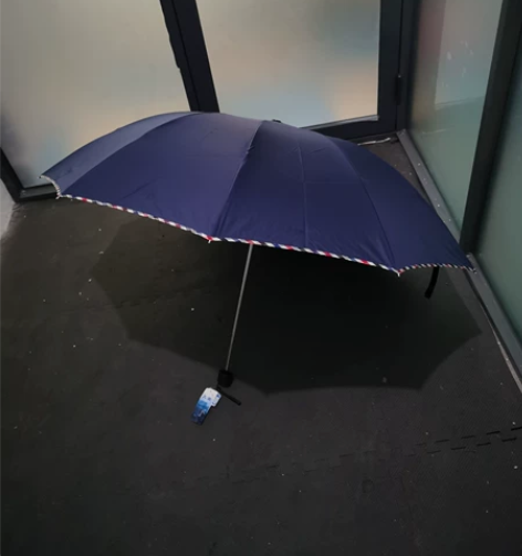 全新 藏蓝色天堂伞，质量很好，晴雨两用，比...