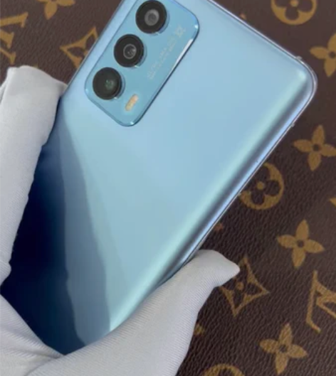 魅族18 骁龙888 6.2英寸2K AM...