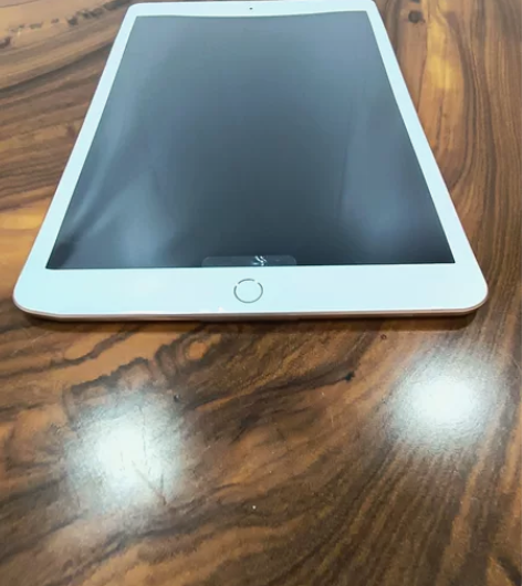 2020款ipad8 128g金色，官换机...