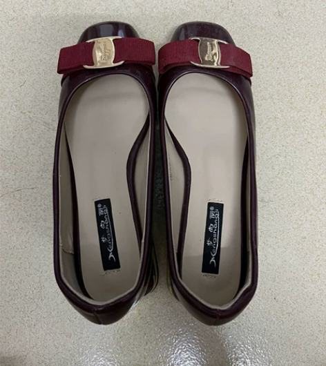 33/215码单鞋，穿过1次，超小脚姐妹的...