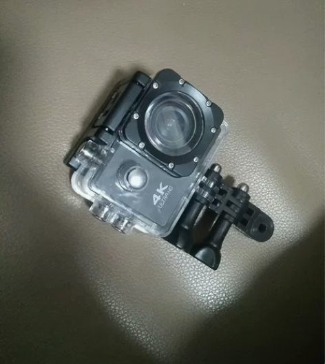 4K运动相机一台成色99新带个18G内存卡...