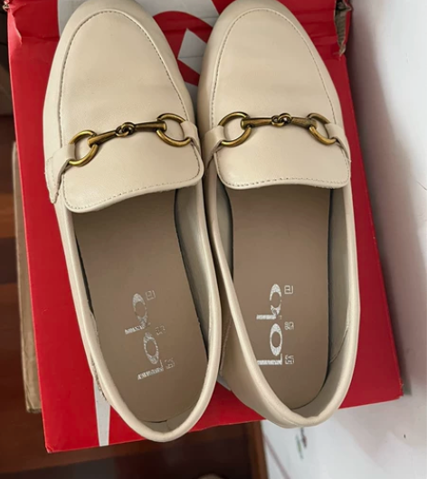 实体店购入，仅穿半天，内外全皮软底鞋，37...