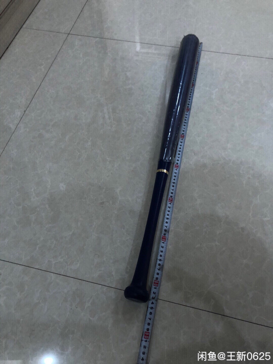 闲置的棒球棍，还包着膜呢韩国产的挺有重量的...