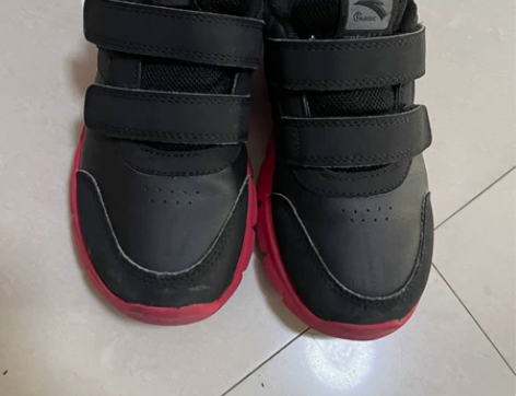 安踏儿童春秋款运动鞋! 感兴趣的话点“我想...