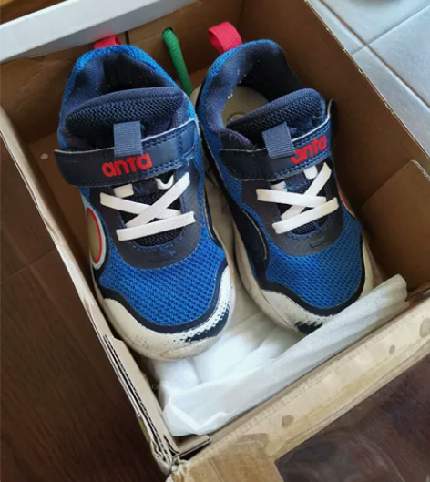 安踏儿童运动鞋，26码，适合脚长160，新...