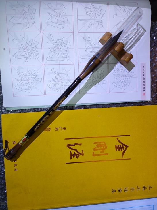 善琏湖笔，天官牌，可写中楷，大楷。出锋6厘...