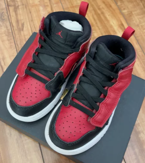 乔丹9c,粘扣运动鞋,男女都可 感兴趣的话...