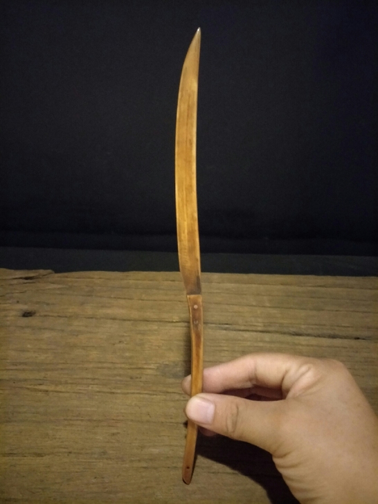 文房裁纸刀，长24公分，做工精细，品相一流...