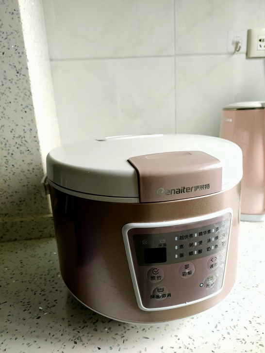 电饭煲闲置出售，正常使用，是4升的。只因为...