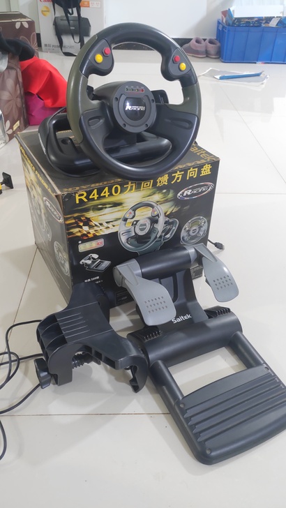 赛钛客力反馈方向盘，带震动功能正常。